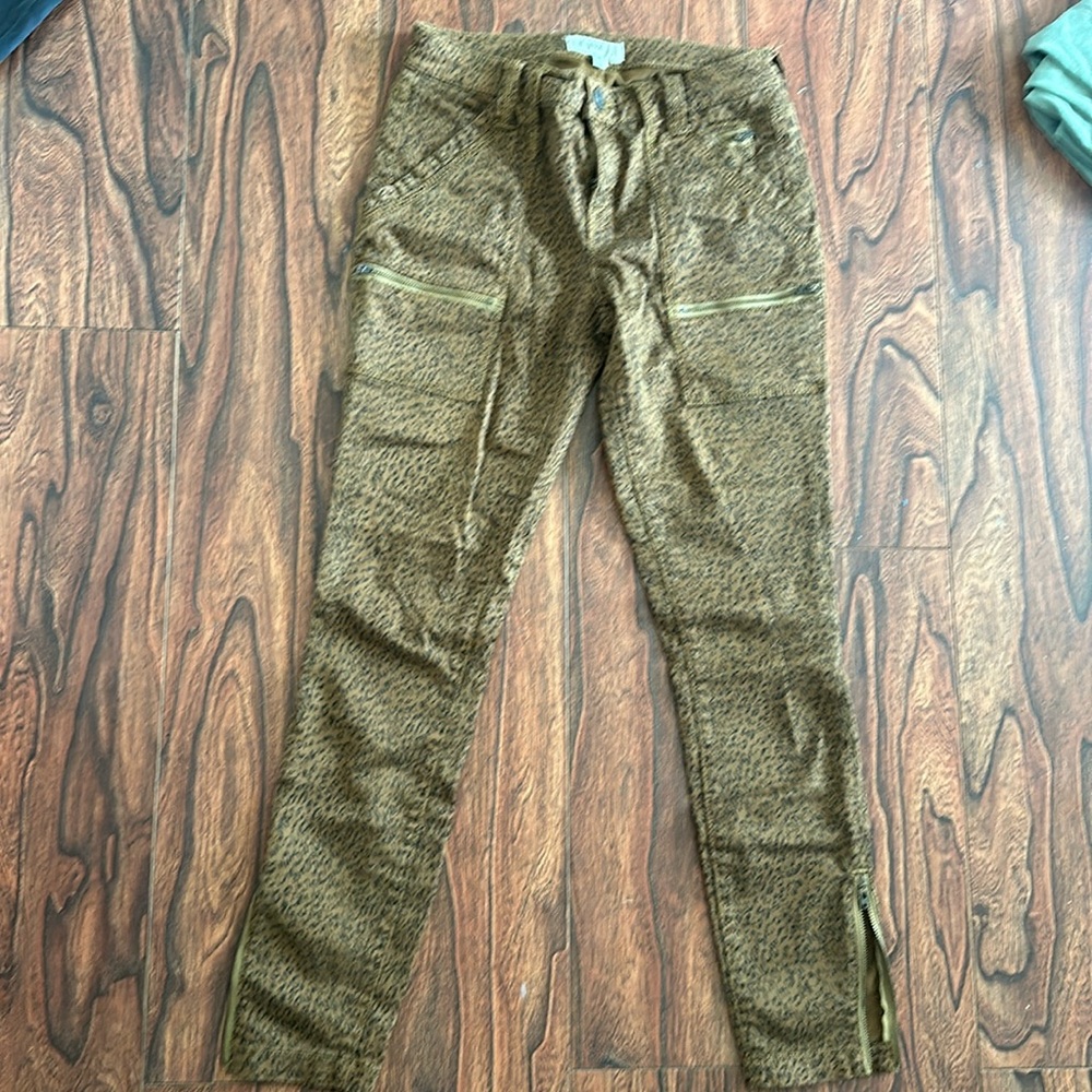 Printed pants. Joie. Size 25. Great condition